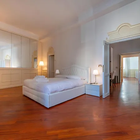 Center - Pantheon Apartment *